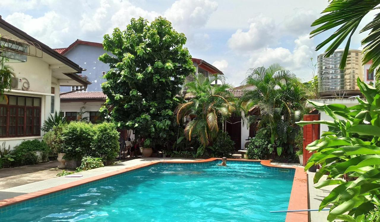 Villa Sisavad Guesthouse Vientiane Exterior foto